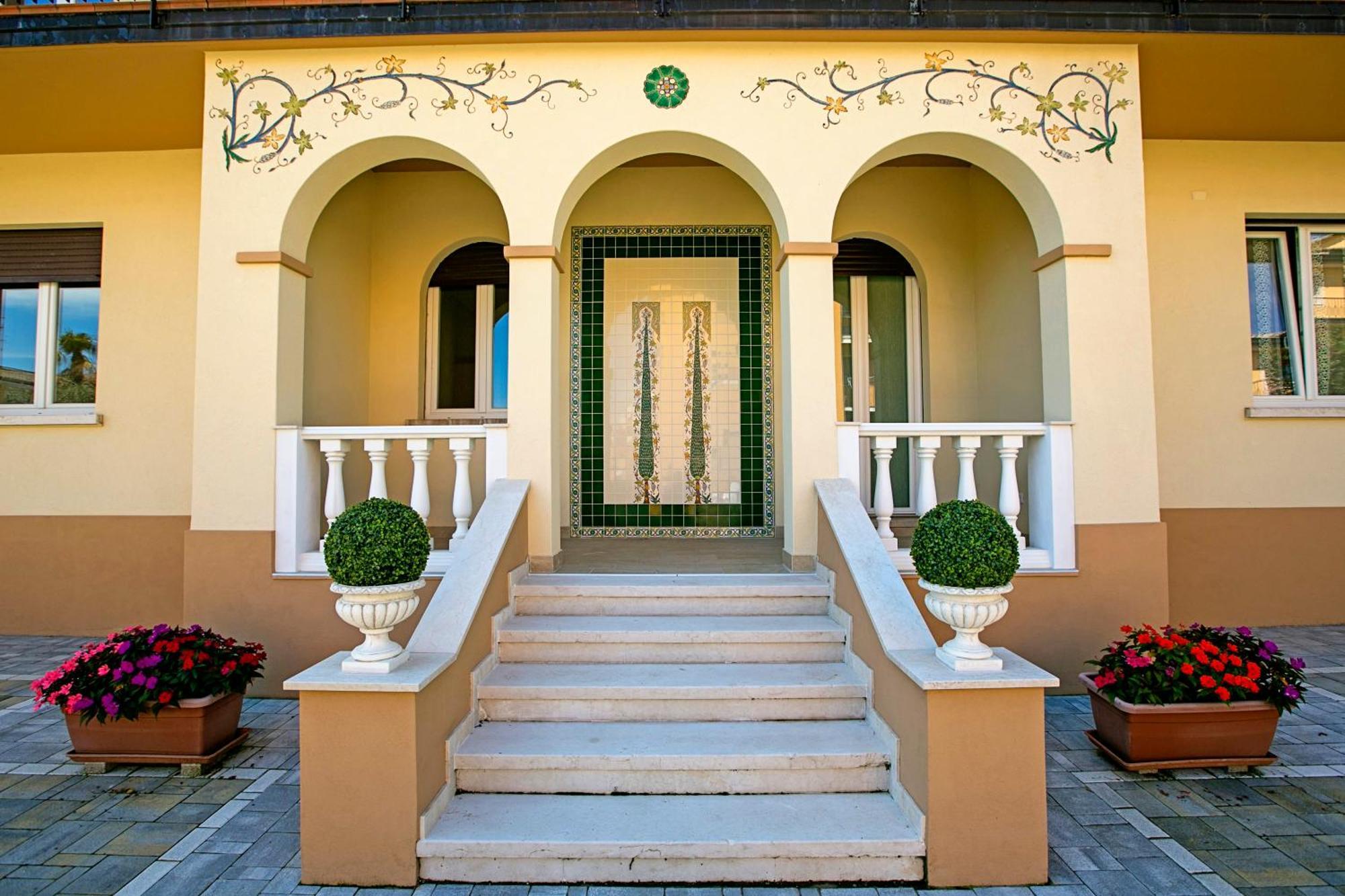 Villa Mimosa - Appartamento 2 - Happy Rentals Desenzano del Garda Exterior photo