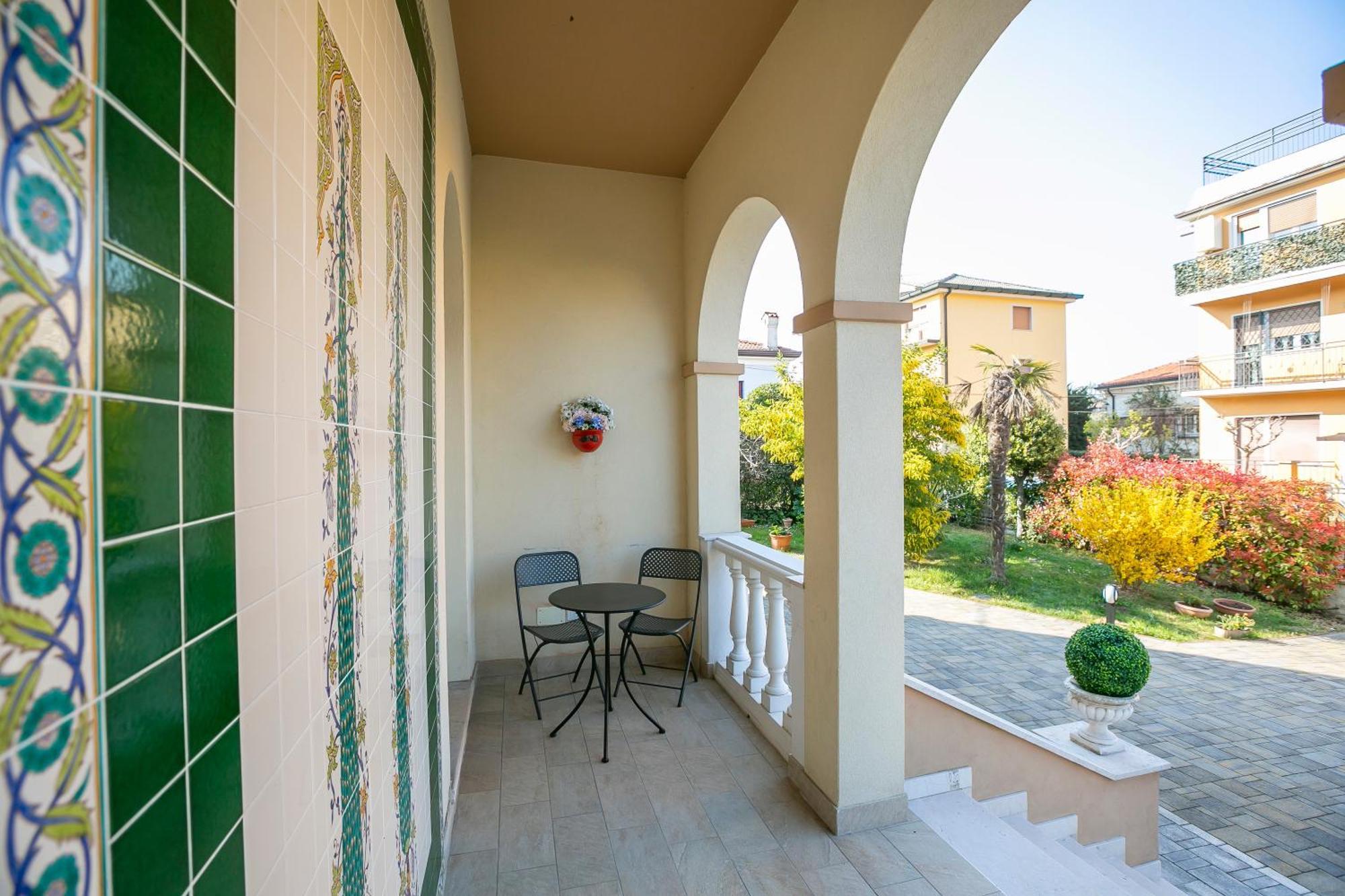 Villa Mimosa - Appartamento 2 - Happy Rentals Desenzano del Garda Exterior photo
